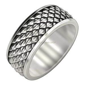 Unisex sterling silver quilted statement ring with textured diamond pattern